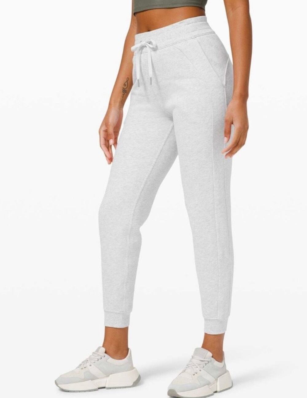 Lululemon Sz 4 Scuba High-Rise Jogger Fleece 28" Heathered Core Ultra Light Grey
